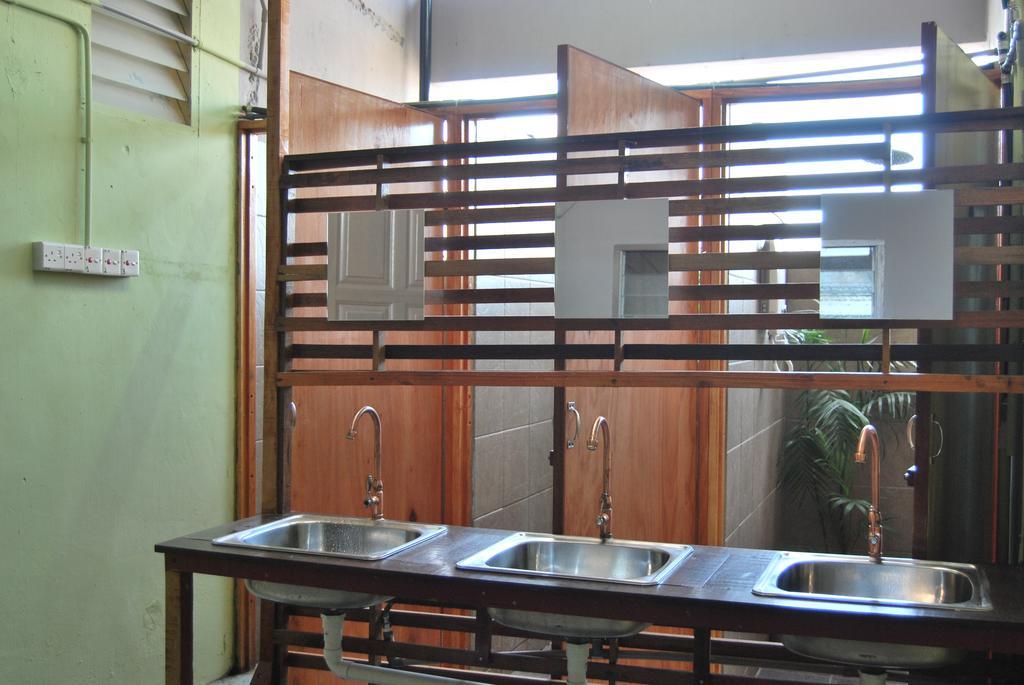 Borneo Sweet Guesthouse Kuching Extérieur photo