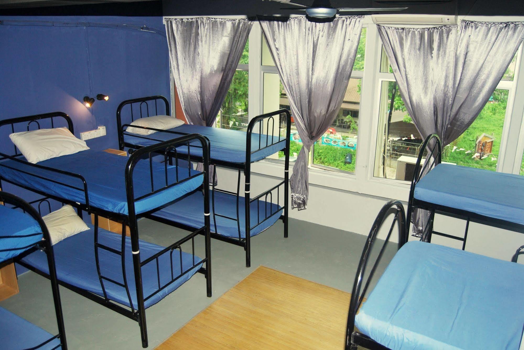 Borneo Sweet Guesthouse Kuching Extérieur photo