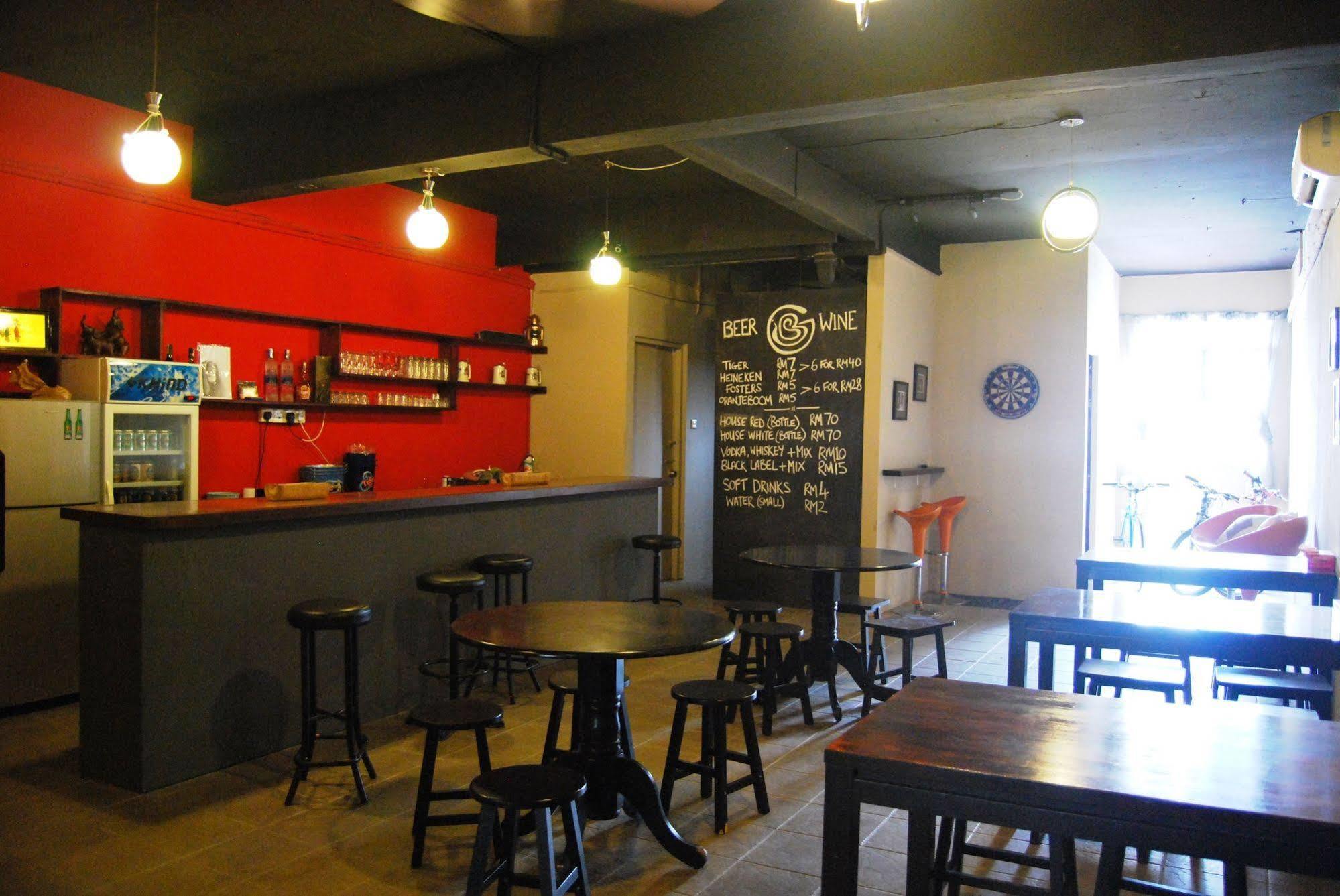 Borneo Sweet Guesthouse Kuching Extérieur photo