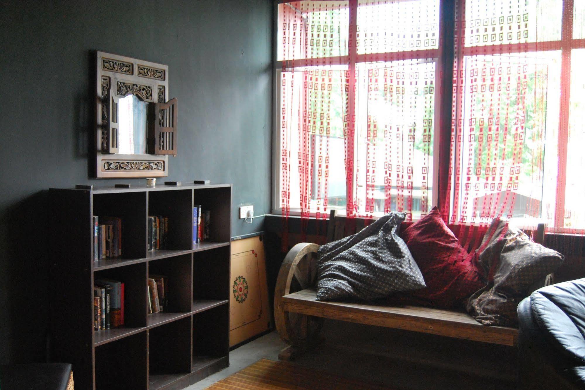 Borneo Sweet Guesthouse Kuching Extérieur photo